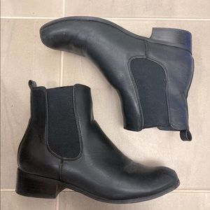Soft Moc Chelsea Boots